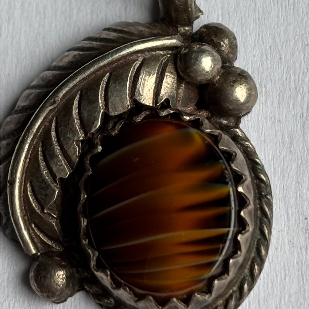 Vintage Navajo 925 Sterling Silver Banded Agate With Feather - Picture 2 of 5